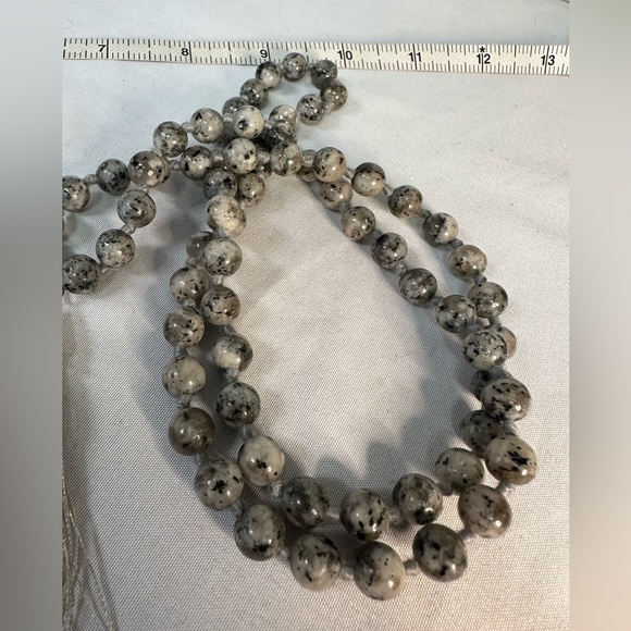 Heavy agate or polished marble gray Mala tassel necklace - Picture 5 of 7